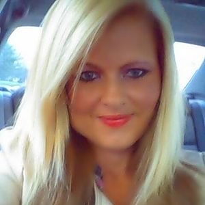 Meet your Posher, Leshia